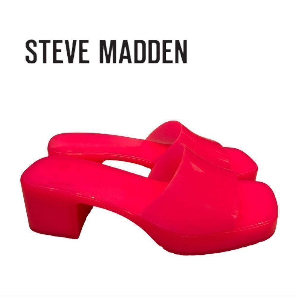 New in Box STEVE MADDEN Urban Outfitters Harlin Hot Pink Slide Sandals 6 7 8 9